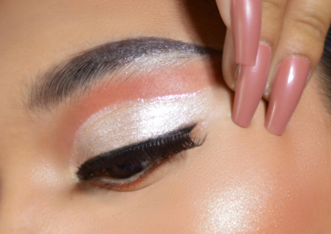 glittery-eyeshadow