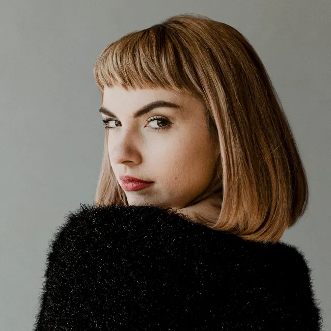 woman-baby-bangs