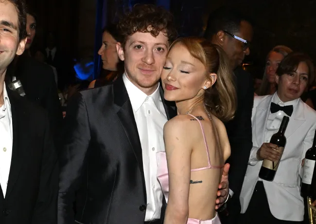 ariana grande ethan slater