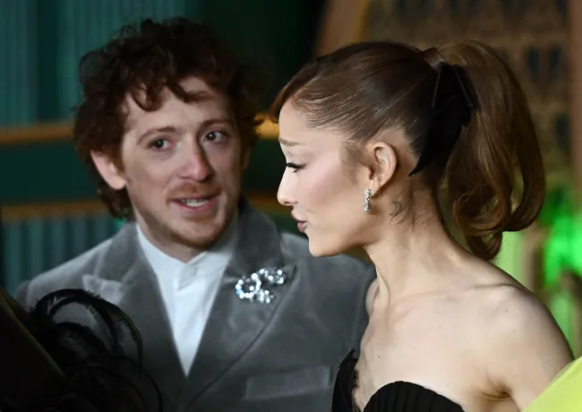 ariana grande ethan slater