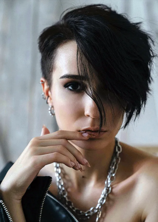 woman-pixie-undercut