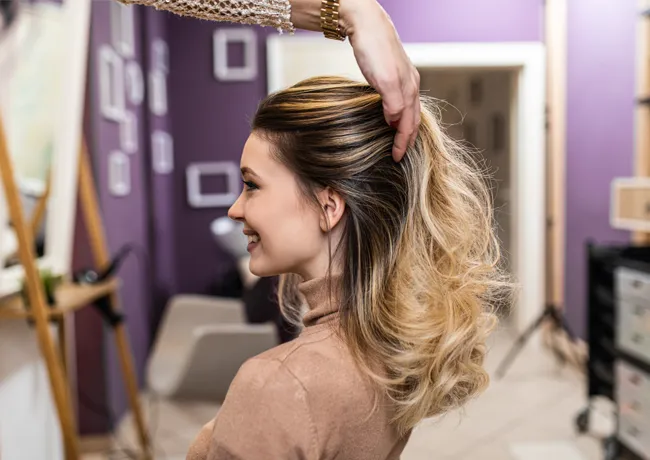 woman-blonde-highlights