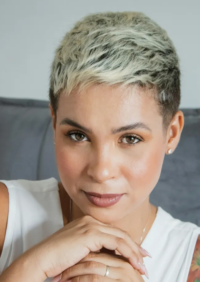 woman-micro-pixie