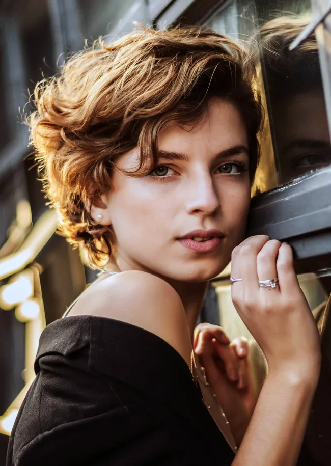 wavy-pixie-haircut