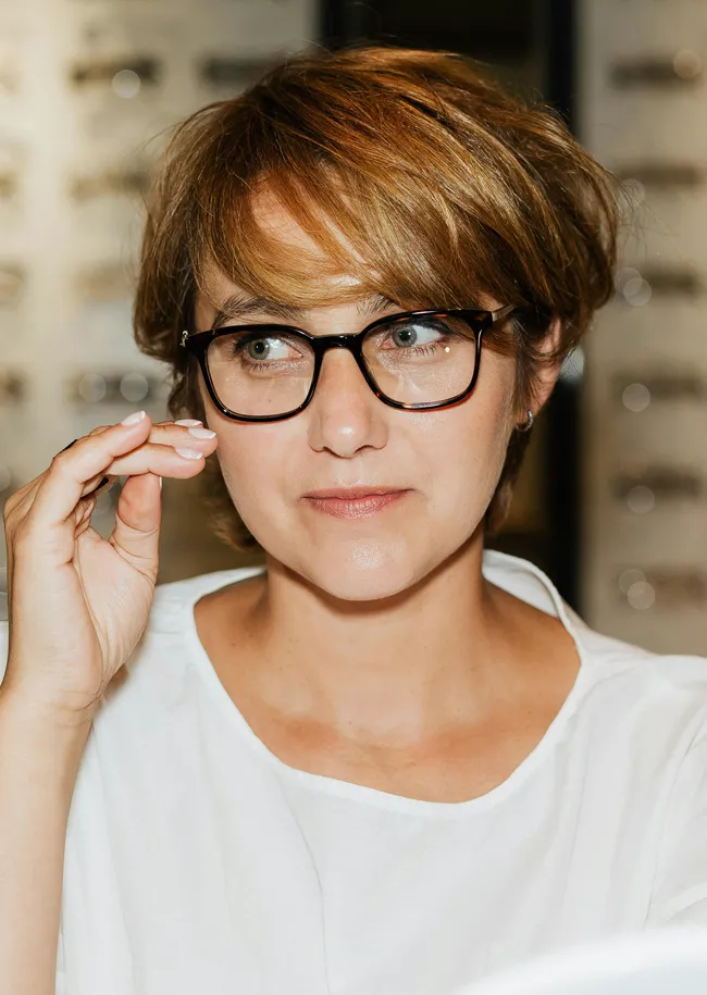 woman-wispy-bangs