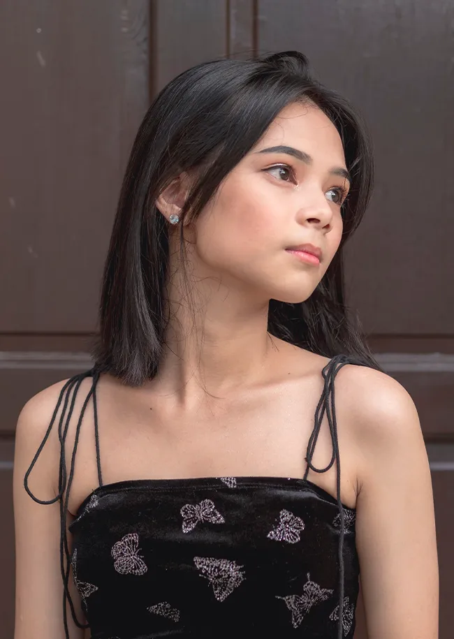 shoulder-length-hair