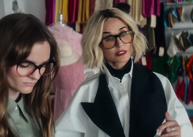 Demi Moore blonde bob I love boosters trailer