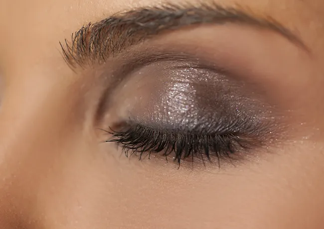 glitter-eyeshadow