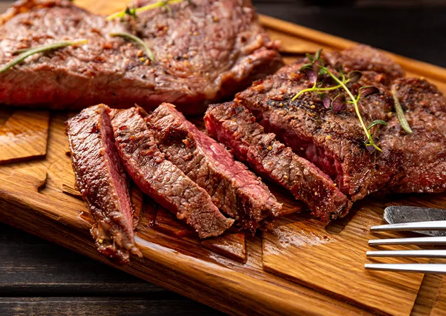 steak-wooden-board