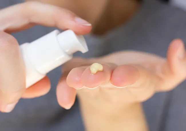 applying-retinol
