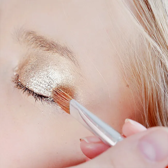 glitter-eyeshadow