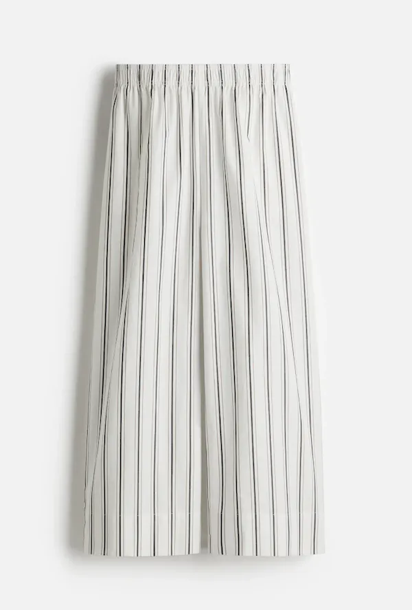 Comfortable cotton trousers suitable for everyday wear.