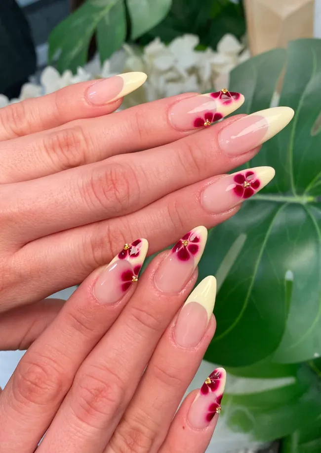 "Blooming nails design by nylove_nail"